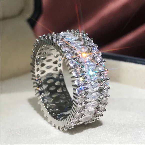 *NEW*Luxury Engagement Diamond Wedding Ring - Picture 2 of 6